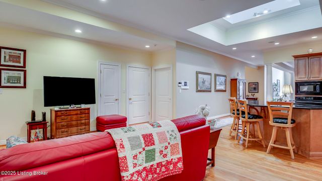 2621 Alia Cir, Louisville, KY 40222