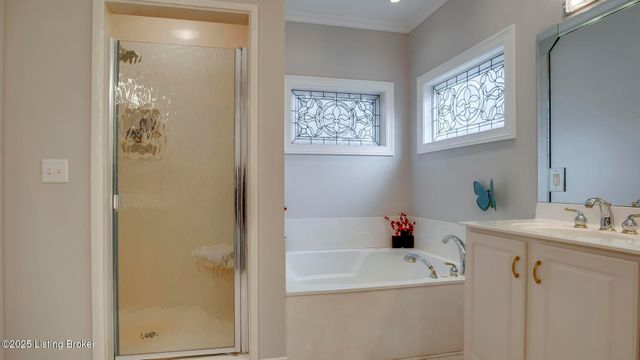 2621 Alia Cir, Louisville, KY 40222