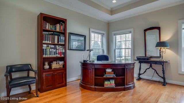 2621 Alia Cir, Louisville, KY 40222