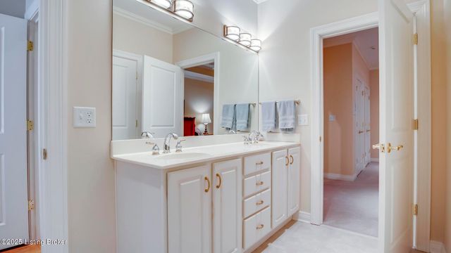 2621 Alia Cir, Louisville, KY 40222