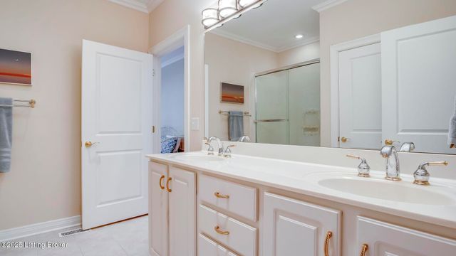 2621 Alia Cir, Louisville, KY 40222