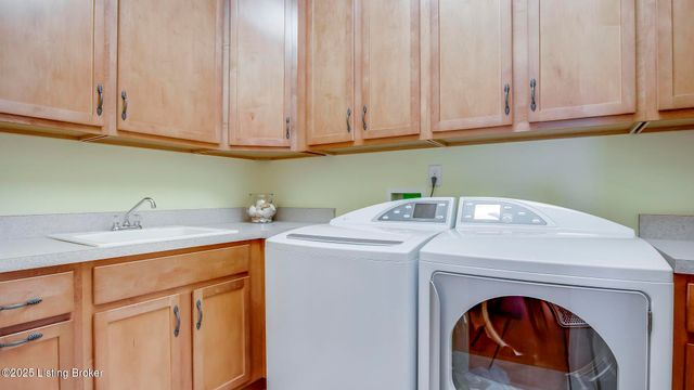 2621 Alia Cir, Louisville, KY 40222