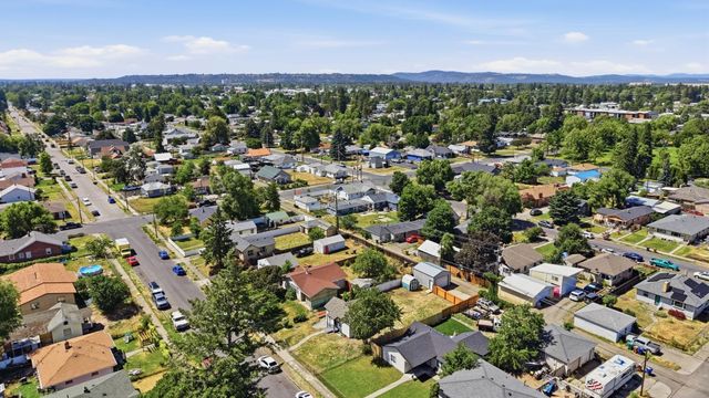 2927 E Columbia Ave, Spokane, WA 99208