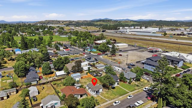 2927 E Columbia Ave, Spokane, WA 99208