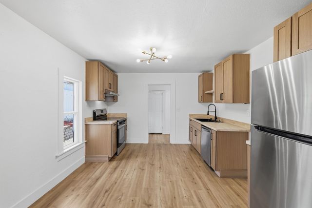 2927 E Columbia Ave, Spokane, WA 99208