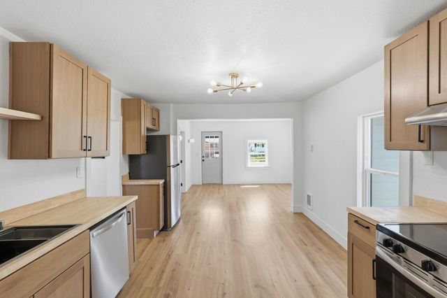 2927 E Columbia Ave, Spokane, WA 99208