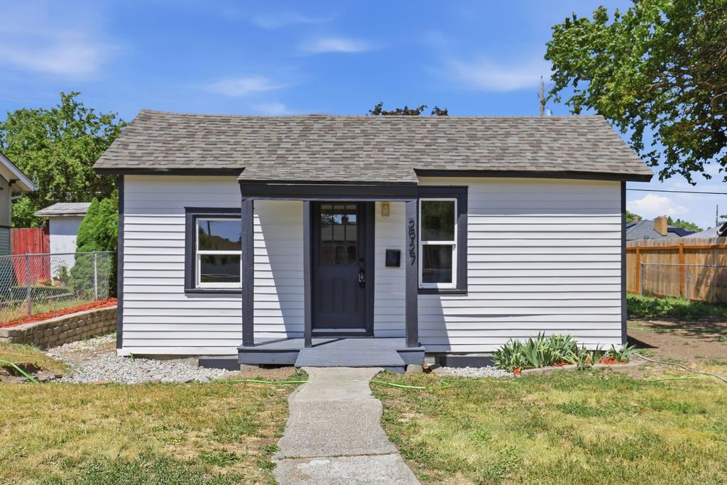 2927 E Columbia Ave, Spokane, WA 99208