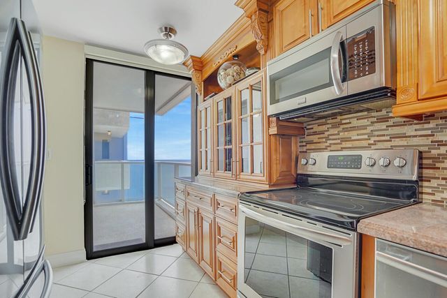 1000 S Ocean Boulevard 17b, Pompano Beach, FL 33062