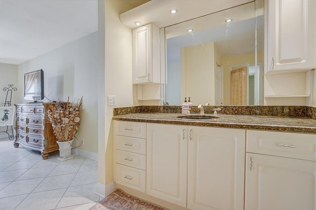 1000 S Ocean Boulevard 17b, Pompano Beach, FL 33062