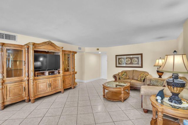 1000 S Ocean Boulevard 17b, Pompano Beach, FL 33062