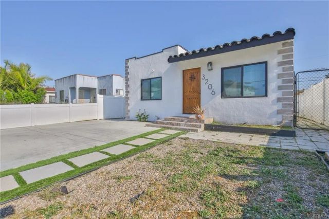 3206 W 59th Street, Los Angeles, CA 90043