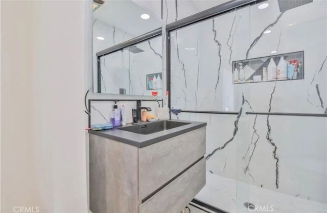 3206 W 59th Street, Los Angeles, CA 90043