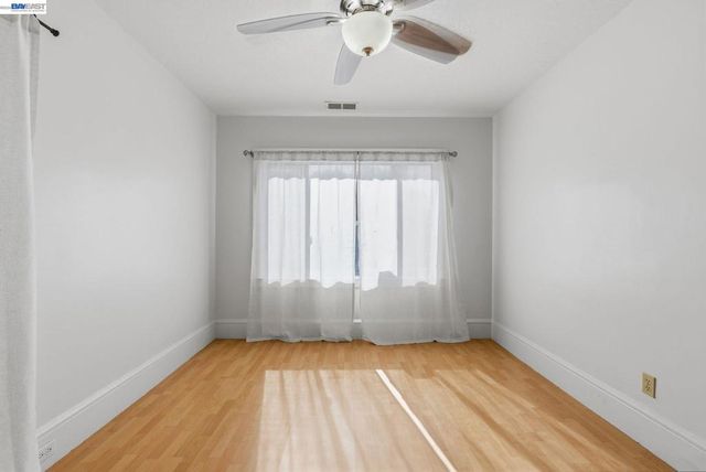 1839 1839 Commerce Way, Oakland, CA 94606