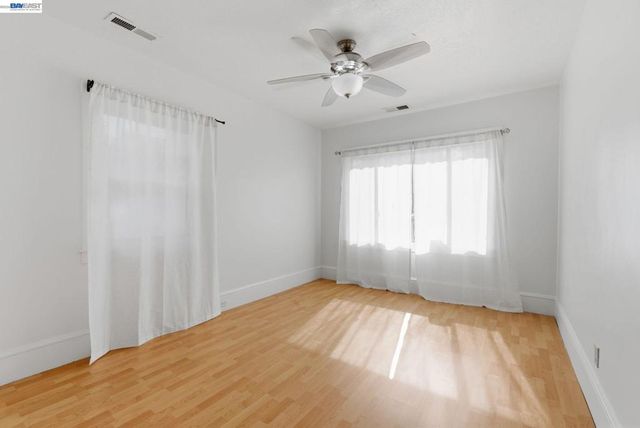 1839 1839 Commerce Way, Oakland, CA 94606