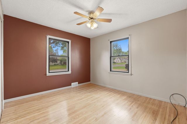 909 Selby Avenue, Saint Paul Park, MN 55071
