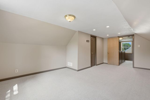 909 Selby Avenue, Saint Paul Park, MN 55071