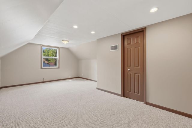 909 Selby Avenue, Saint Paul Park, MN 55071