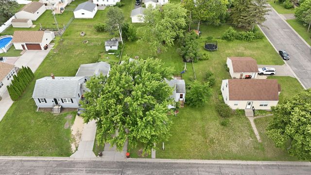 909 Selby Avenue, Saint Paul Park, MN 55071