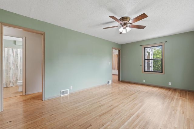 909 Selby Avenue, Saint Paul Park, MN 55071