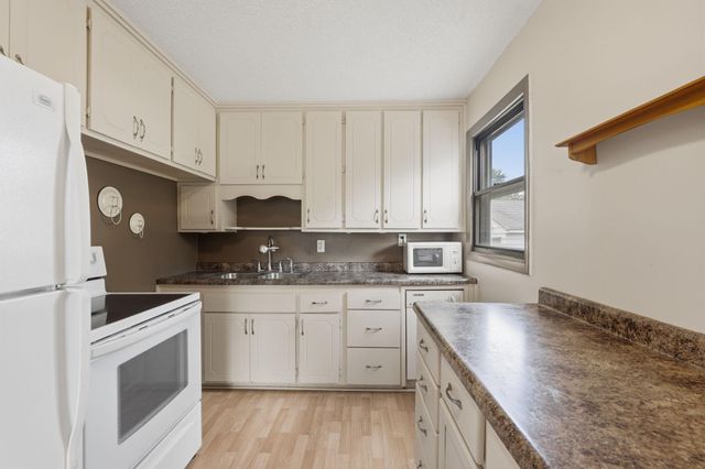 909 Selby Avenue, Saint Paul Park, MN 55071