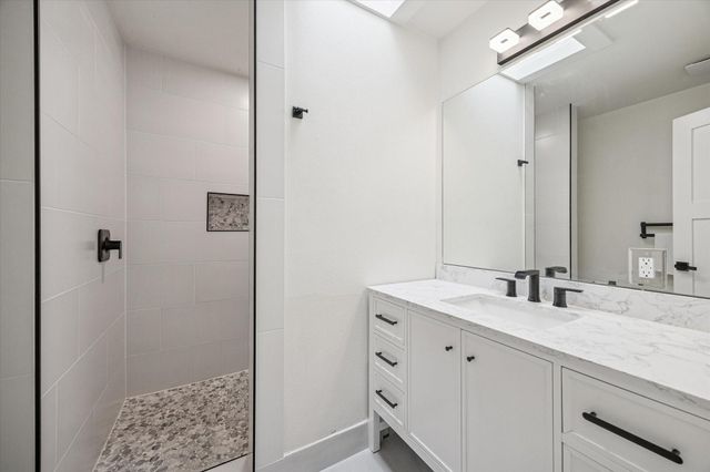 13062 Trail Hollow Drive 3062, Houston, TX 77079