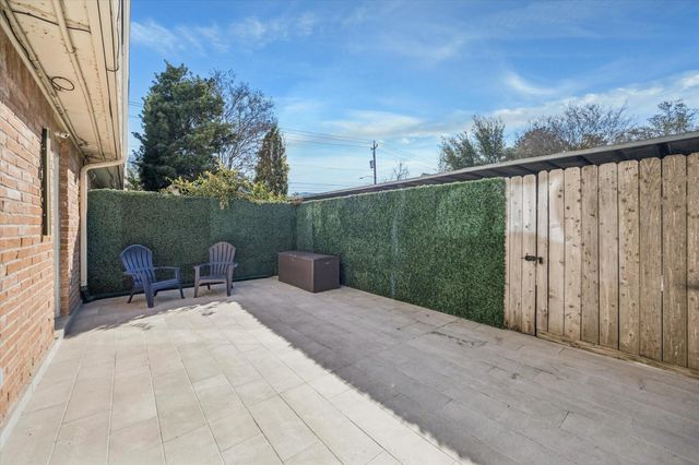 13062 Trail Hollow Drive 3062, Houston, TX 77079