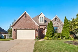 5700 S Berry Farm Drive, Rogers, AR 72758