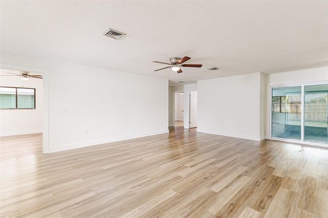 3903 WOODBURN LOOP W, Lakeland, FL 33813