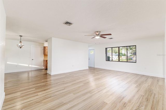 3903 WOODBURN LOOP W, Lakeland, FL 33813