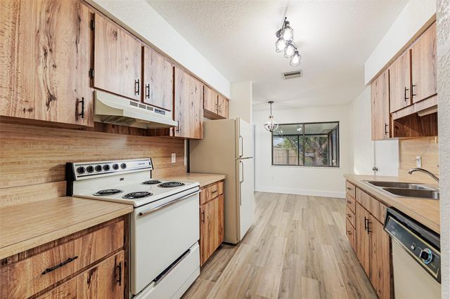 3903 WOODBURN LOOP W, Lakeland, FL 33813