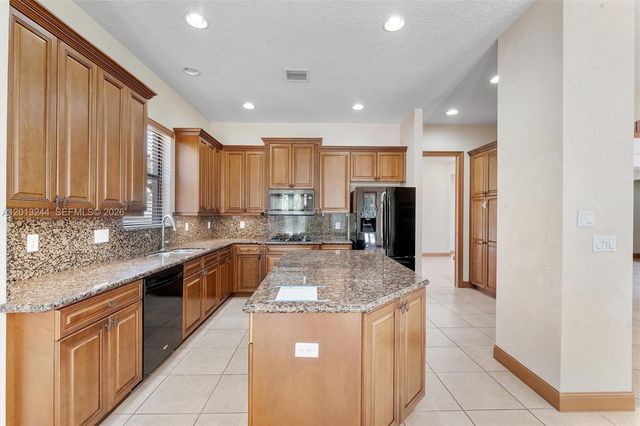10364 Trianon Pl, Wellington, FL 33449
