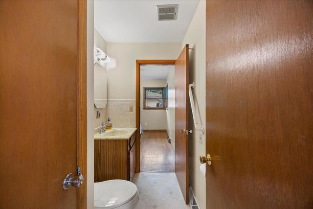 2506 E Birchwood AVENUE, Cudahy, WI 53110