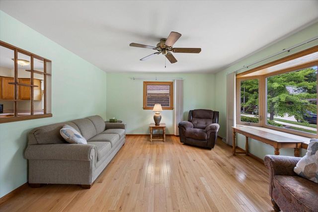 2506 E Birchwood AVENUE, Cudahy, WI 53110