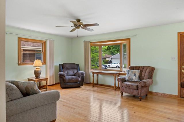 2506 E Birchwood AVENUE, Cudahy, WI 53110