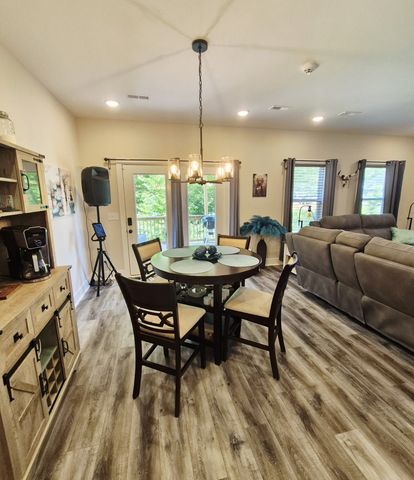 490 Ridge Top Ct, Clarksville, TN 37040