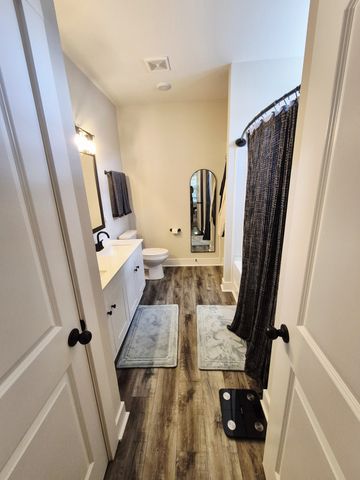 490 Ridge Top Ct, Clarksville, TN 37040