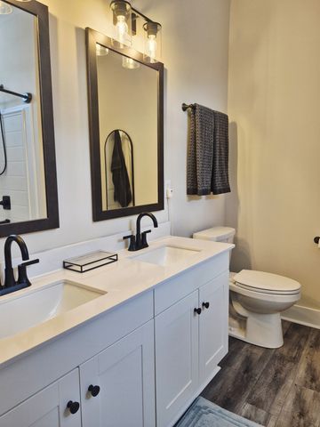 490 Ridge Top Ct, Clarksville, TN 37040