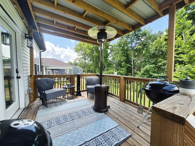490 Ridge Top Ct, Clarksville, TN 37040