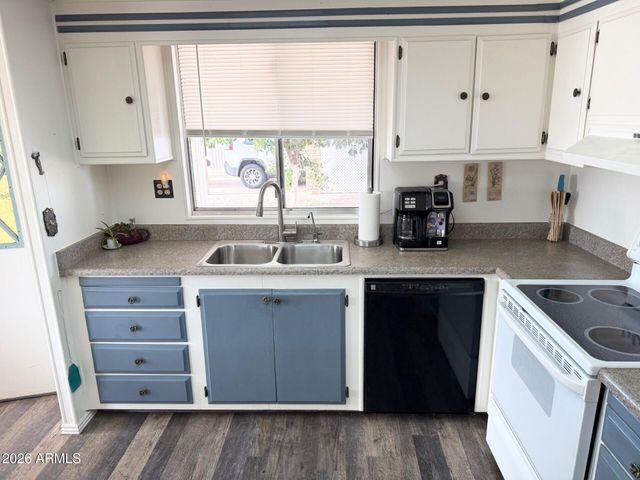 8264 E DUTCHMAN Drive, Mesa, AZ 85208