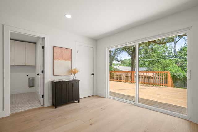 2204 Fair Oaks DR, Austin, TX 78745