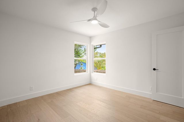 2204 Fair Oaks DR, Austin, TX 78745