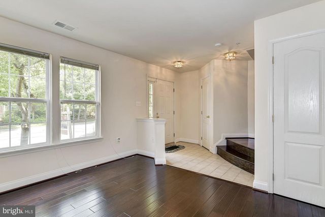 122 ELMCROFT BLVD, Rockville, MD 20850