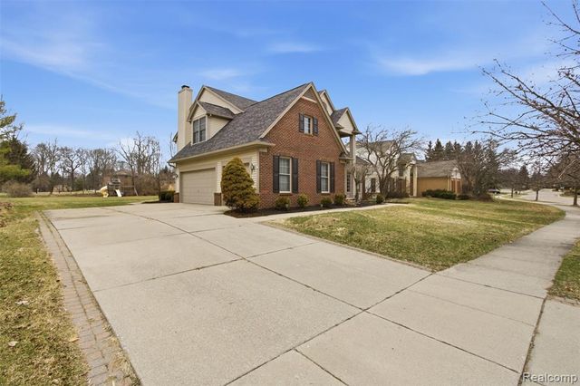 5139 Birkdale Drive, Commerce Twp, MI 48382
