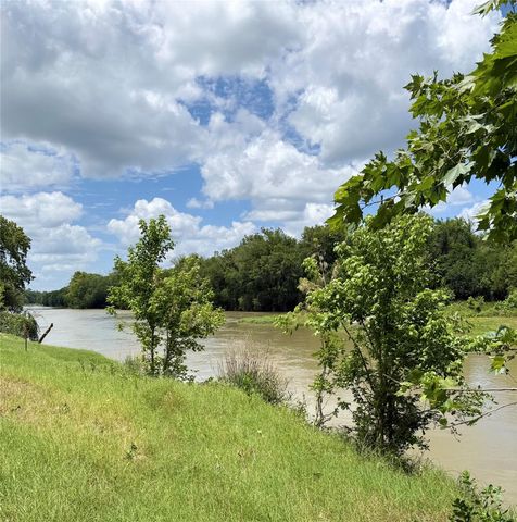 314 FM 2571, Smithville, TX 78957