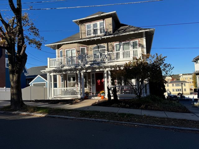10 Chestnut Street 2L, Melrose, MA 02176