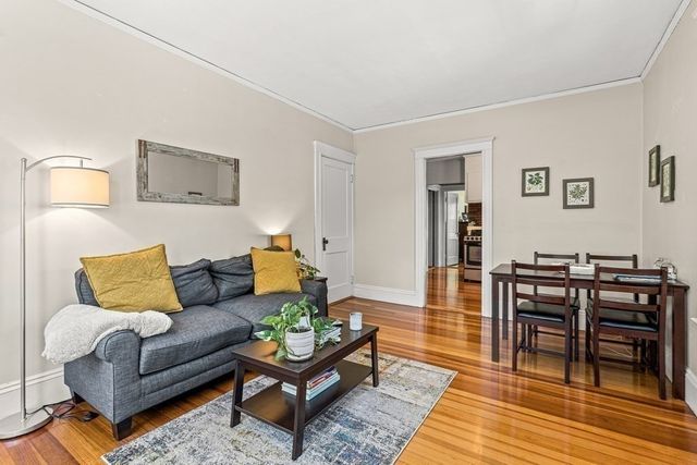 10 Chestnut Street 2L, Melrose, MA 02176