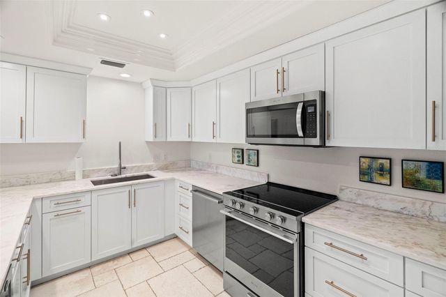 4 BELLEVIEW BOULEVARD 108, Belleair, FL 33756