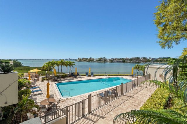 4 BELLEVIEW BOULEVARD 108, Belleair, FL 33756