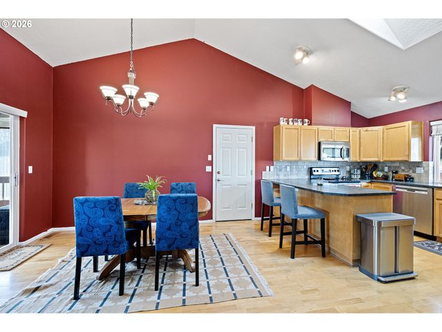 4132 N CLAREY St, Eugene, OR 97402