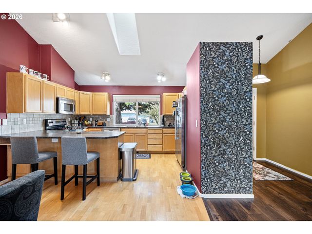 4132 N CLAREY St, Eugene, OR 97402